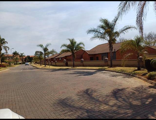 2 BEDROOM APARTMENT FOR SALE IN STONERIDGE